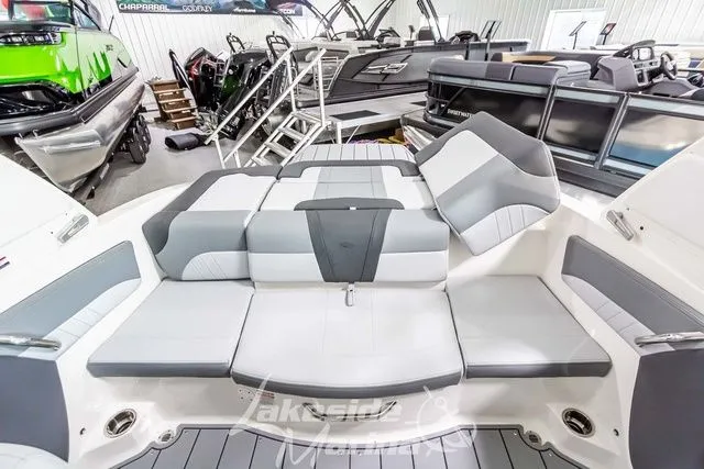 Slide: The Image of Chaparral 21 SSi 2026 - 19