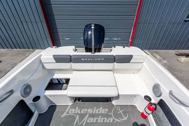 Slide: The Image of Bayliner 170 Bowrider 2019 - 13