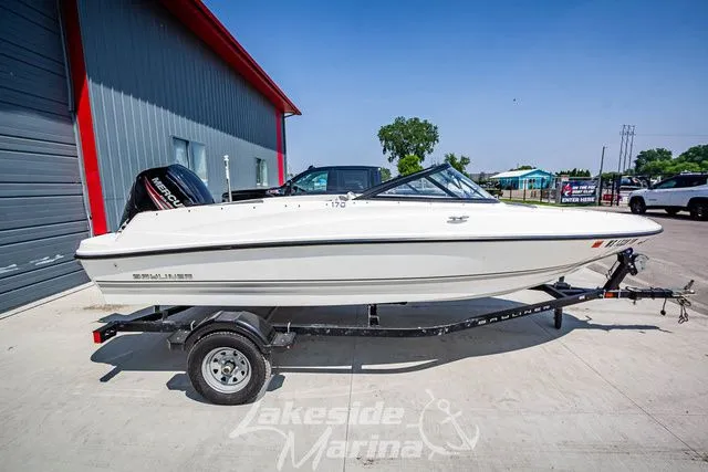 Slide: The Image of Bayliner 170 Bowrider 2019 - 2