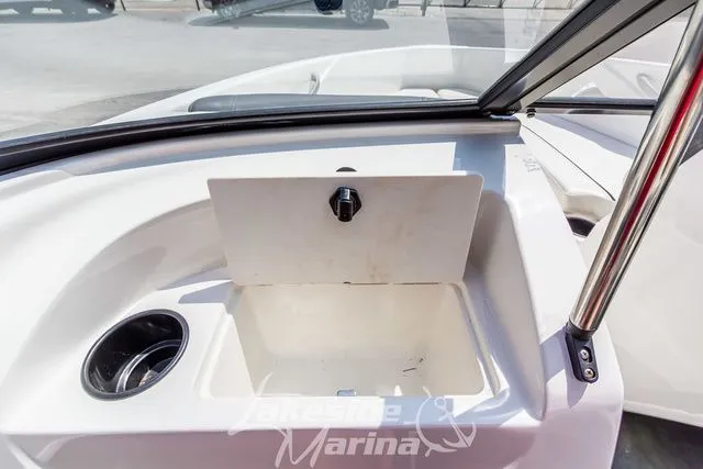 Slide: The Image of Bayliner 170 Bowrider 2019 - 23