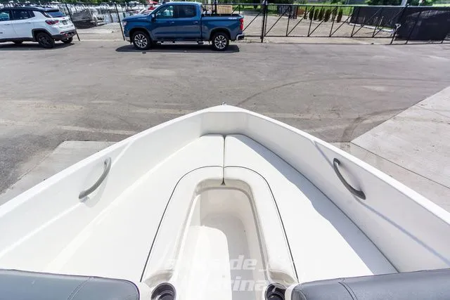 Slide: The Image of Bayliner 170 Bowrider 2019 - 24
