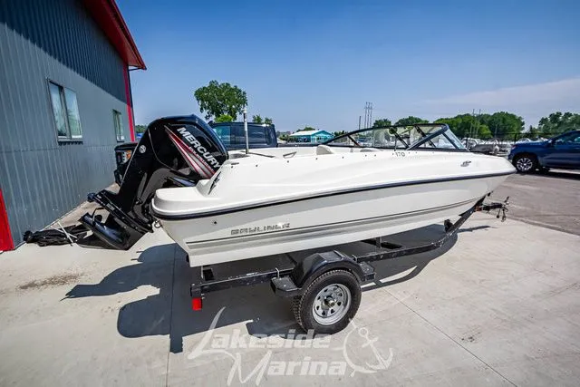 Slide: The Image of Bayliner 170 Bowrider 2019 - 3