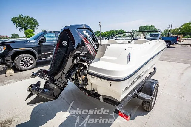 Slide: The Image of Bayliner 170 Bowrider 2019 - 4