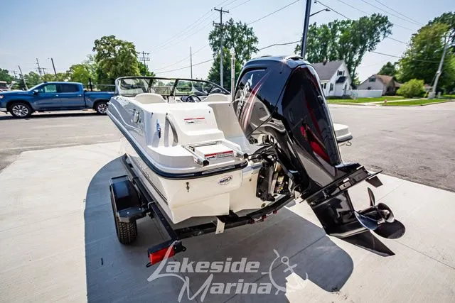 Slide: The Image of Bayliner 170 Bowrider 2019 - 6