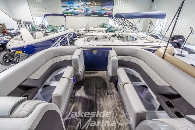 Slide: The Image of Godfrey Monaco 235 SFL 27 In. Package 2025 - 12