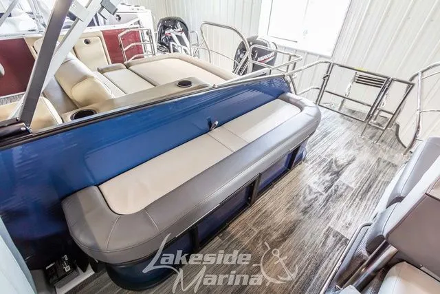 Slide: The Image of Godfrey Monaco 235 SFL 27 In. Package 2025 - 23