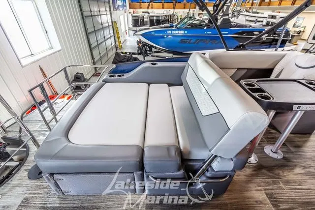 Slide: The Image of Godfrey Monaco 235 SFL 27 In. Package 2025 - 26