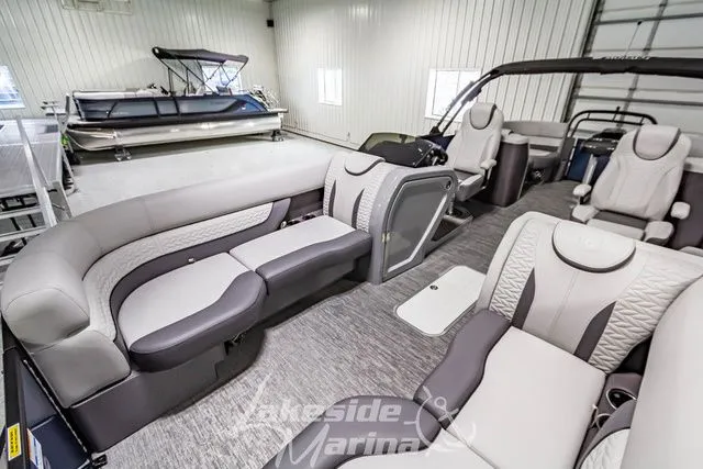 Slide: The Image of Godfrey Monaco 235 SB GTP 27 in. Center Tube Package 2025 - 11