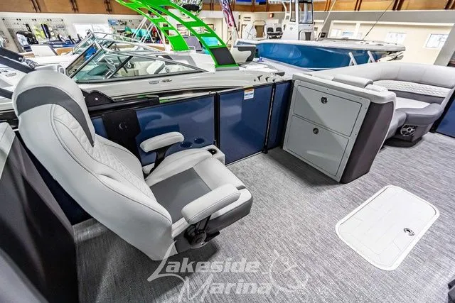 Slide: The Image of Godfrey Monaco 235 SB GTP 27 in. Center Tube Package 2025 - 22