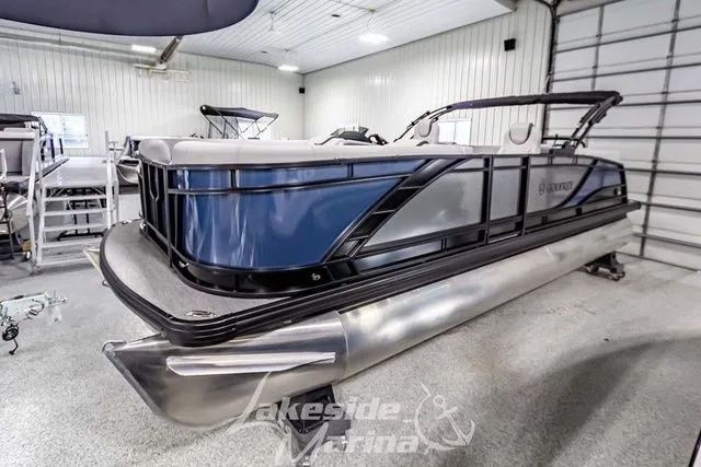 Slide: The Image of Godfrey Monaco 235 SB GTP 27 in. Center Tube Package 2025 - 7