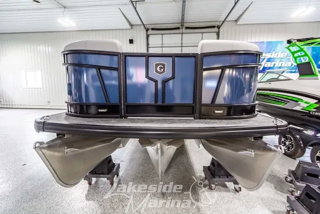 Slide: The Image of Godfrey Monaco 235 SB GTP 27 in. Center Tube Package 2025 - 8