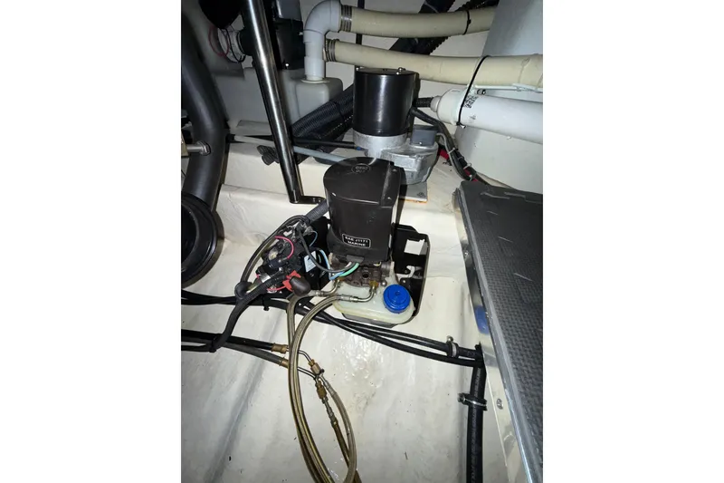 Slide: The Image of Kohler marine power system in 2004 Formula 34 Performance Cruiser. - 14