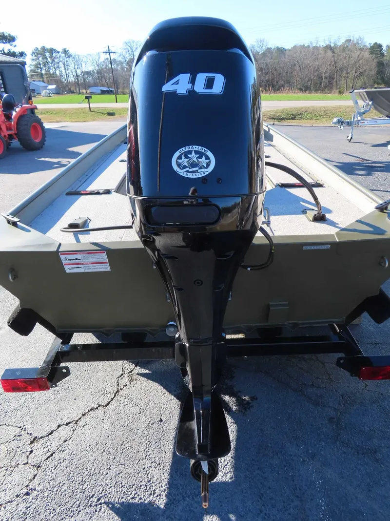 Slide: The Image of SeaArk 1652 Crappie boat with Suzuki 40 engine, year 2026. - 6