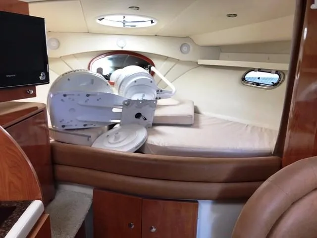 Slide: The Image of Interior of a 2006 Four Winns 328 Vista yacht with cozy bed. - 16
