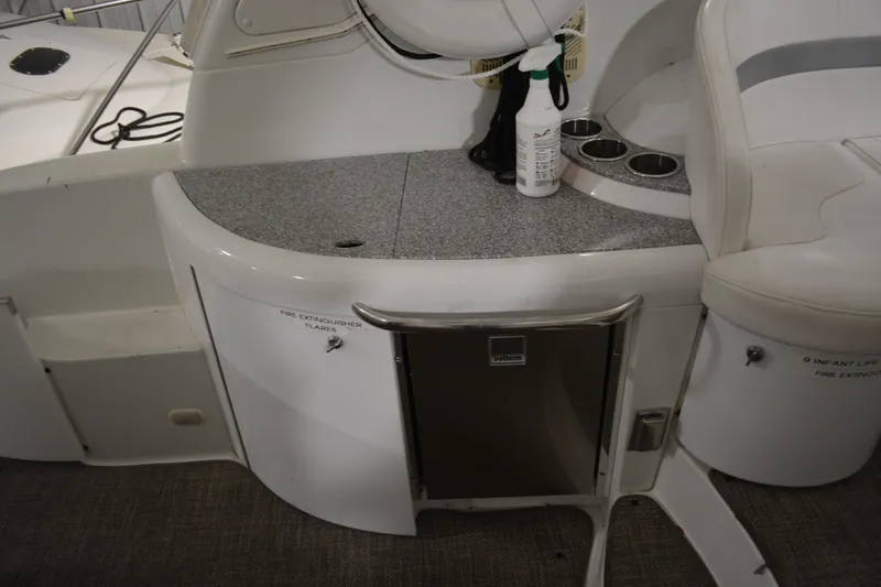 Slide: The Image of 2006 Formula 40 Performance Cruiser interior with cushions and porthole. - 24