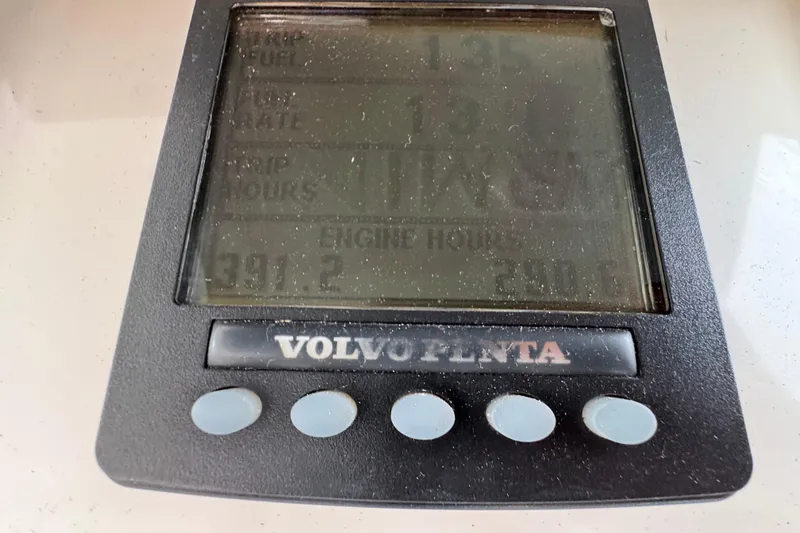 Slide: The Image of Volvo Penta display on 2008 Tiara Yachts 3900 Sovran showing engine hours. - 35