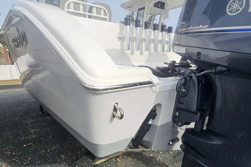 Slide: The Image of 2021 Sea Pro 259 Center Console boat with Yamaha outboard motor, rear view. - 17