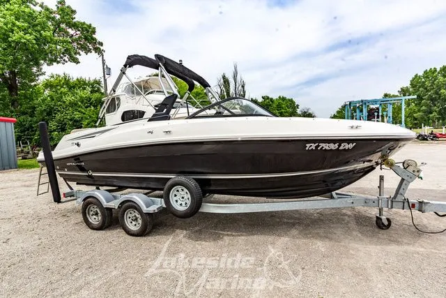 Slide: The Image of Bayliner VR6 Bowrider 2016 - 10