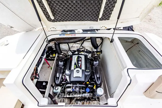 Slide: The Image of Bayliner VR6 Bowrider 2016 - 20