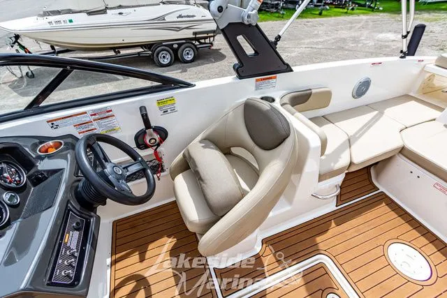 Slide: The Image of Bayliner VR6 Bowrider 2016 - 25