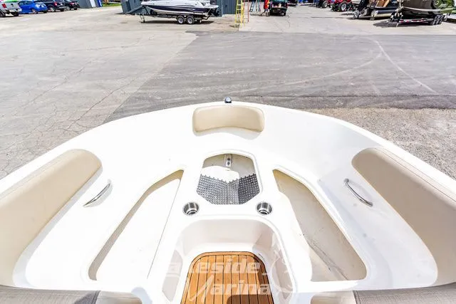 Slide: The Image of Bayliner VR6 Bowrider 2016 - 33