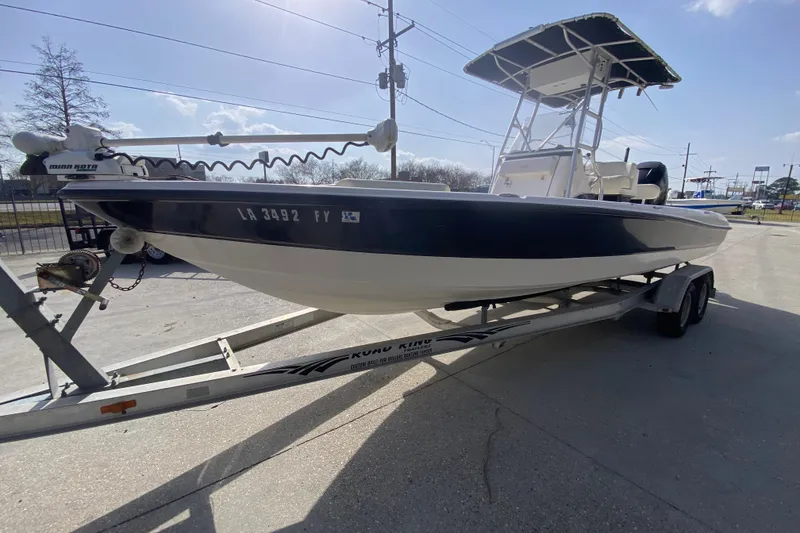 Slide: The Image of 2007 Triton 240 LTS boat on trailer, side view, sunny day. - 7