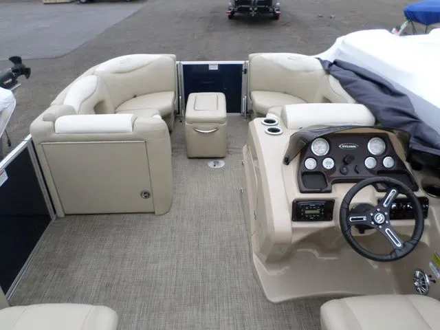 Slide: The Image of Sylvan 8524 MIRAGE 2016 - 5