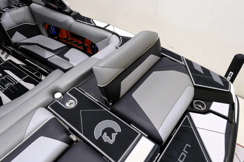 Slide: The Image of Centurion Ri245 2021 - 11