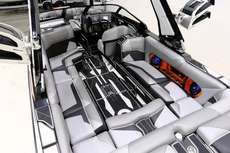 Slide: The Image of Centurion Ri245 2021 - 9