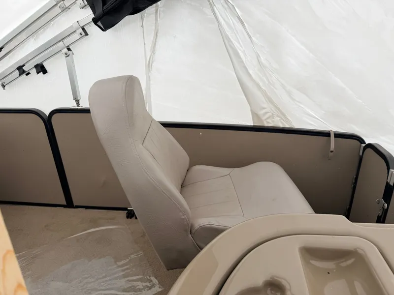 Slide: The Image of Premier 200 Sunsation Pontoon 2011 - 32