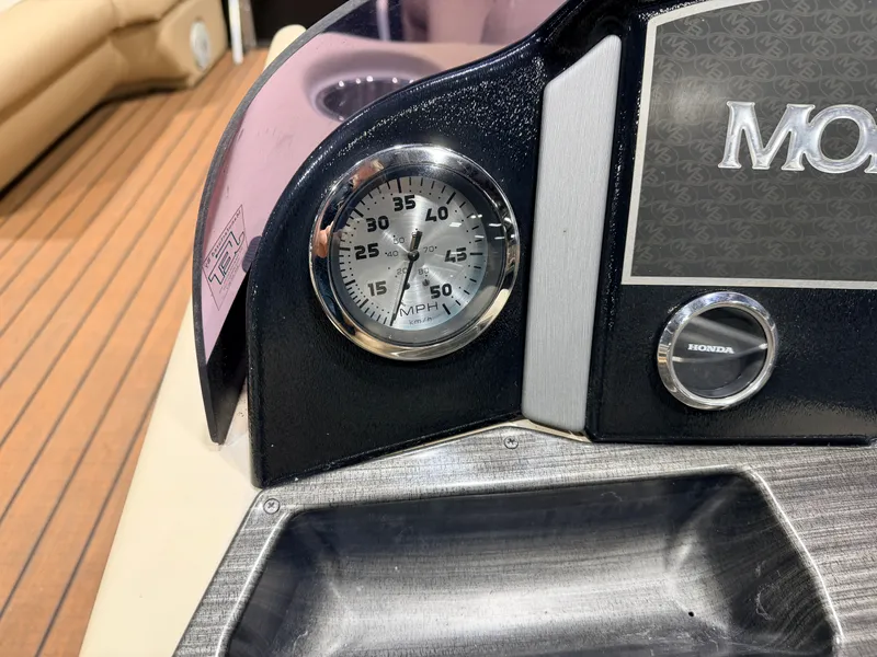 Slide: The Image of Montego Bay C8520 Cruise DLX 2020 - 20