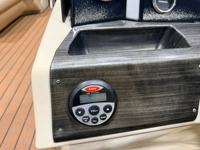 Slide: The Image of Montego Bay C8520 Cruise DLX 2020 - 22