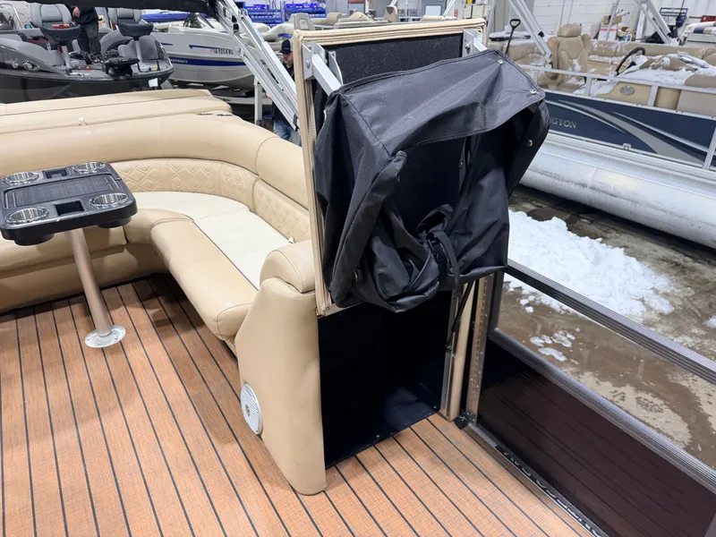 Slide: The Image of Montego Bay C8520 Cruise DLX 2020 - 27