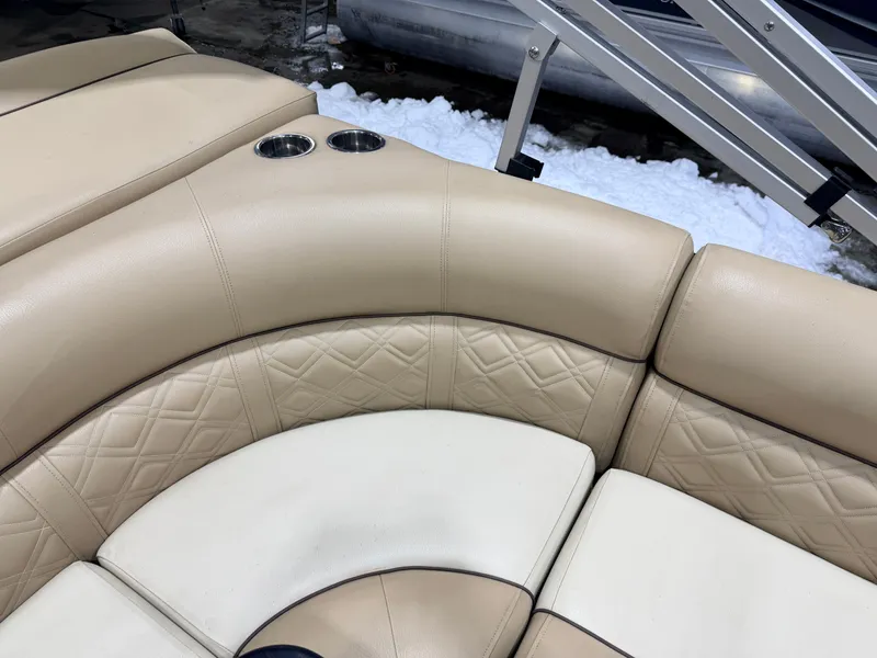 Slide: The Image of Montego Bay C8520 Cruise DLX 2020 - 30