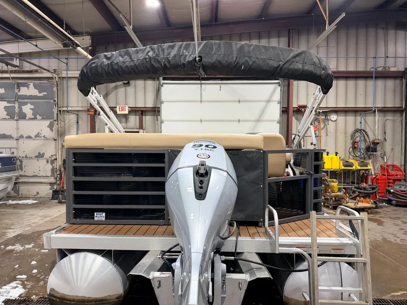 Slide: The Image of Montego Bay C8520 Cruise DLX 2020 - 33