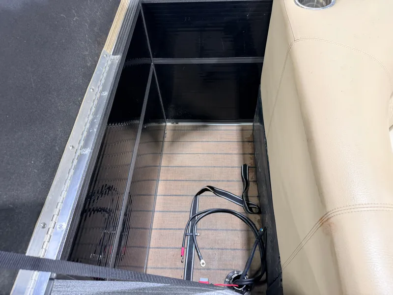 Slide: The Image of Montego Bay C8520 Cruise DLX 2020 - 37