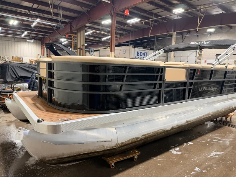 Slide: The Image of Montego Bay C8520 Cruise DLX 2020 - 44