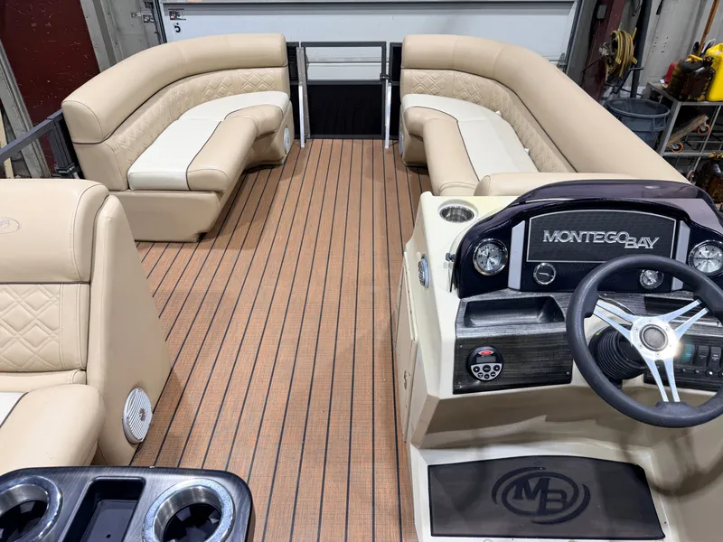 Slide: The Image of Montego Bay C8520 Cruise DLX 2020 - 6