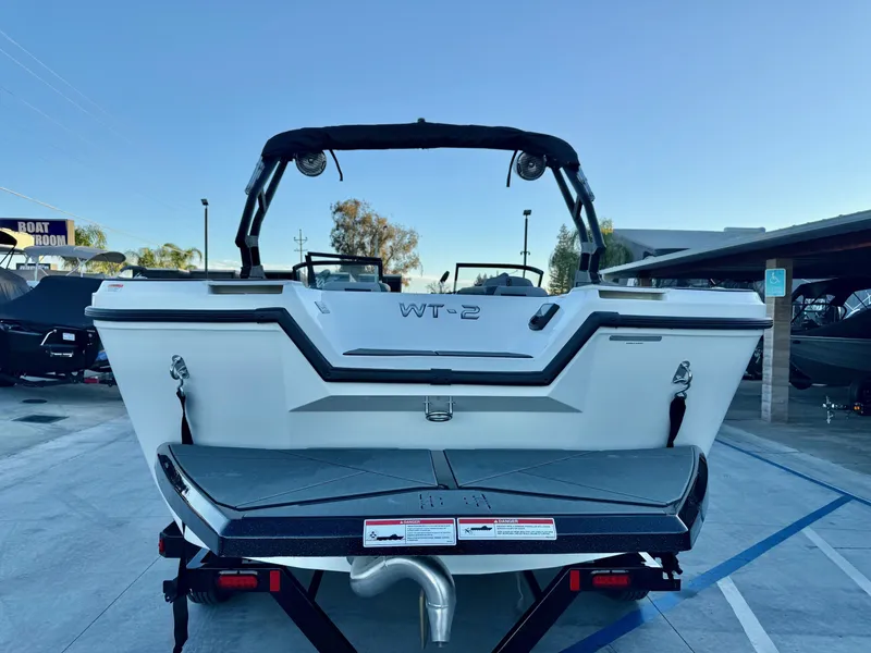 Slide: The Image of Heyday Wake Boats WT-2DC 2026 - 11