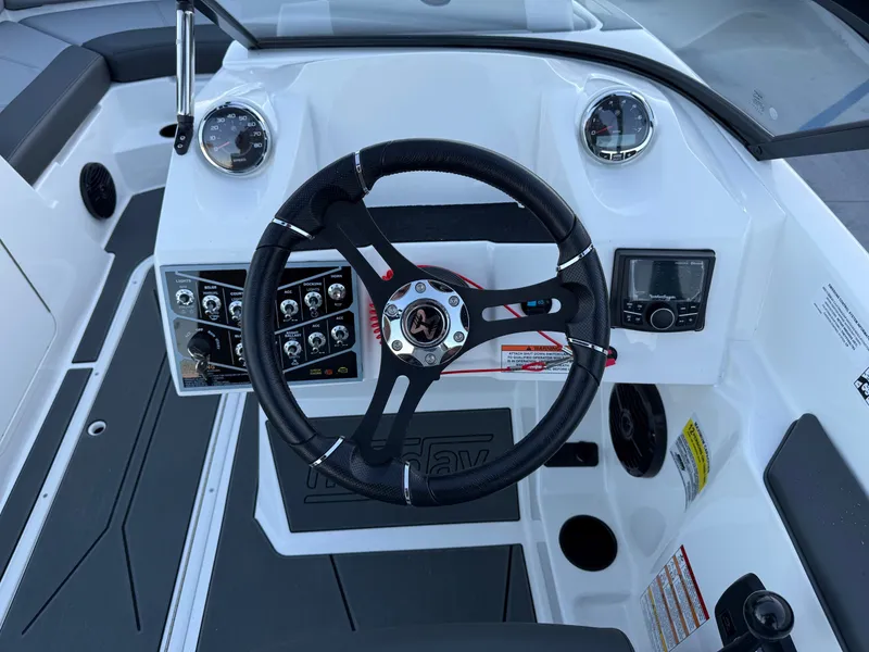 Slide: The Image of Heyday Wake Boats WT-2DC 2026 - 13