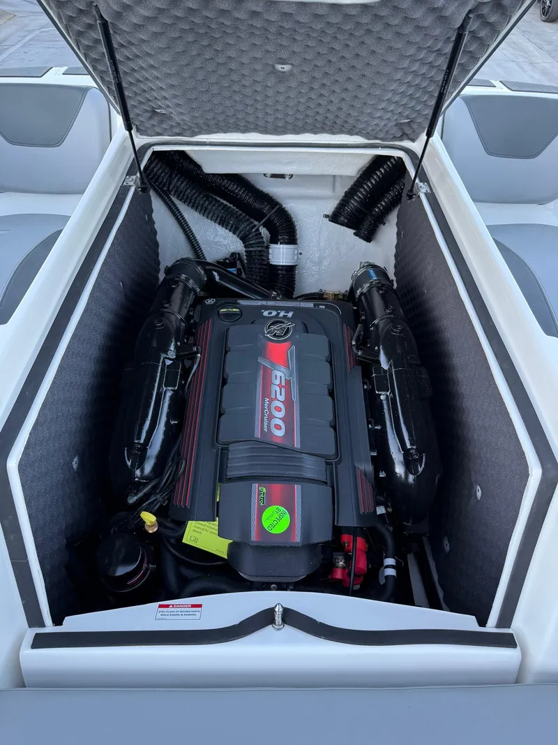 Slide: The Image of Heyday Wake Boats WT-2DC 2026 - 17