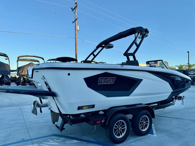 Slide: The Image of Heyday Wake Boats WT-2DC 2026 - 4