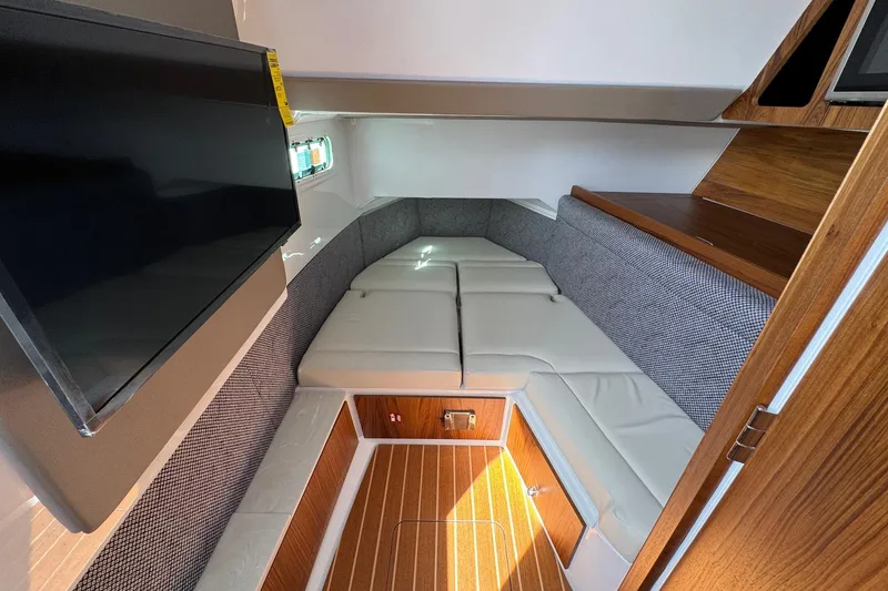 Slide: The Image of Everglades 367 CX 2026 - 103