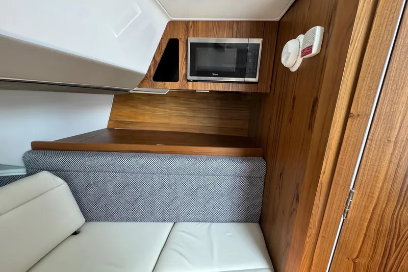 Slide: The Image of Everglades 367 CX 2026 - 105