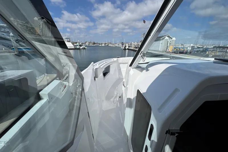 Slide: The Image of Everglades 367 CX 2026 - 107