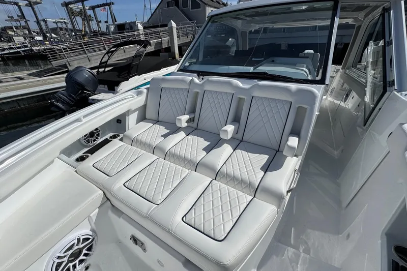 Slide: The Image of Everglades 367 CX 2026 - 113