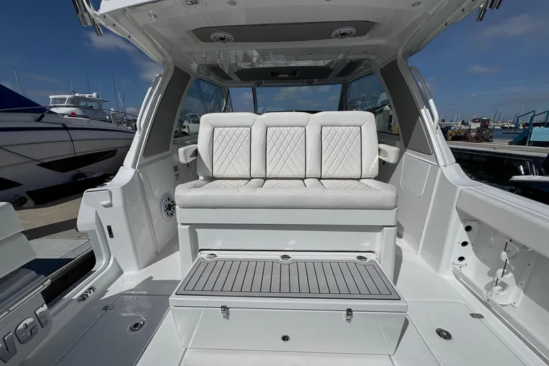 Slide: The Image of Everglades 367 CX 2026 - 50