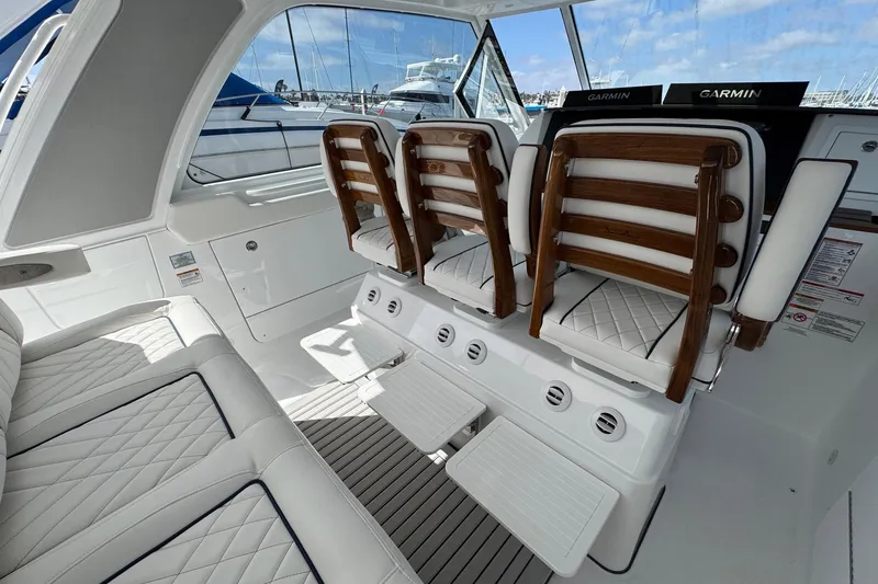 Slide: The Image of Everglades 367 CX 2026 - 59