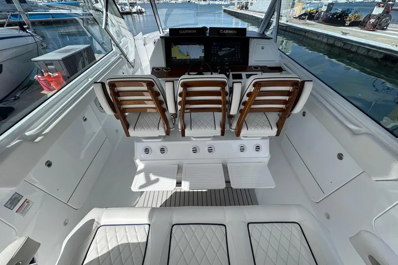 Slide: The Image of Everglades 367 CX 2026 - 60