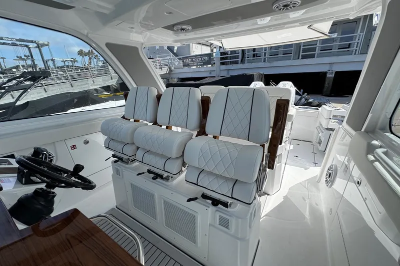 Slide: The Image of Everglades 367 CX 2026 - 63